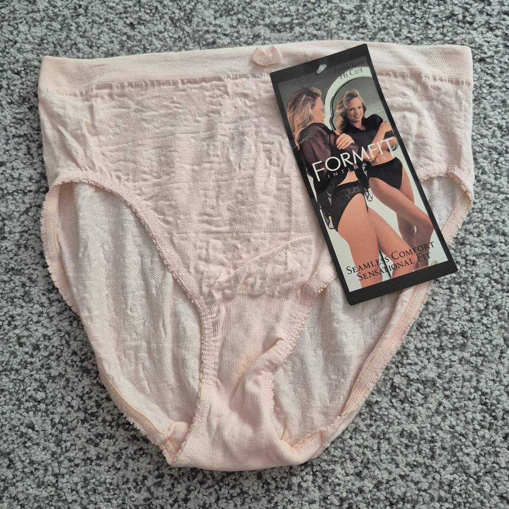 Formfit Intimates One Pair of Pink Cotton/Lycra Seamless Hicut Panties Size 6